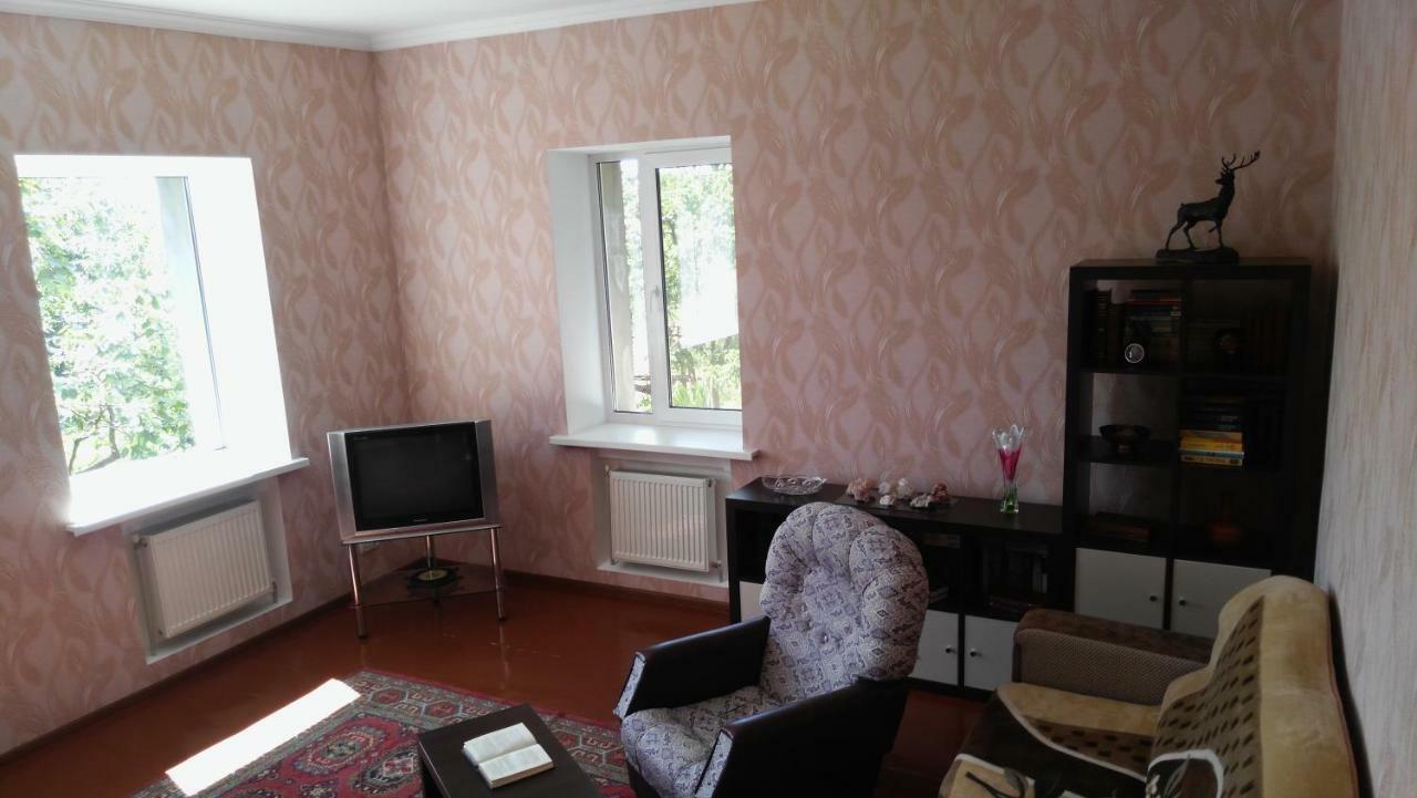 Separate Room Homestay In A Private House, Facilities Shared With Owner Berdychiv Buitenkant foto